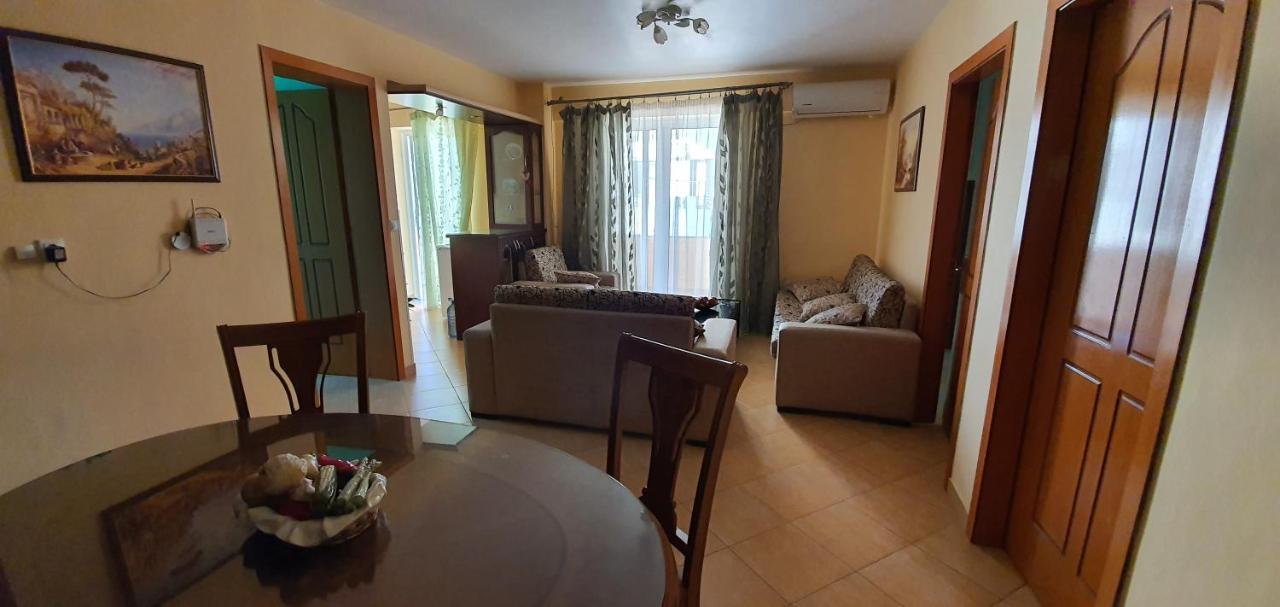 Enjoy Apartment Sarande Bagian luar foto